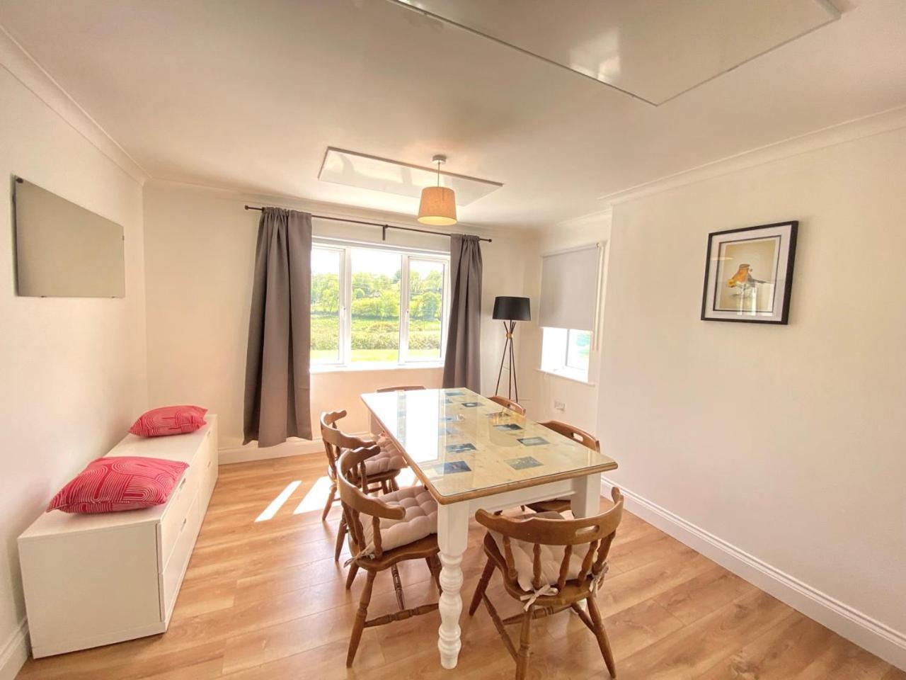 Holiday home The Glandore Hideaway With 4 En *